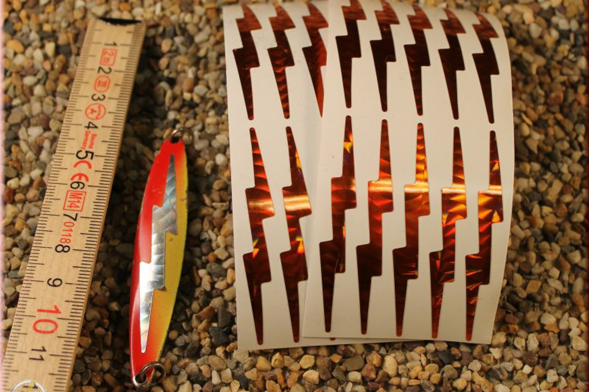 große Reflex-Folie Blitz in Kupfer von Haarjigs, Zubehör mit glänzender Kupferoberfläche, reflektierende und glitzernde Folie als Aufkleber, zum Bekleben von Flatterjig und Truttator Ködern